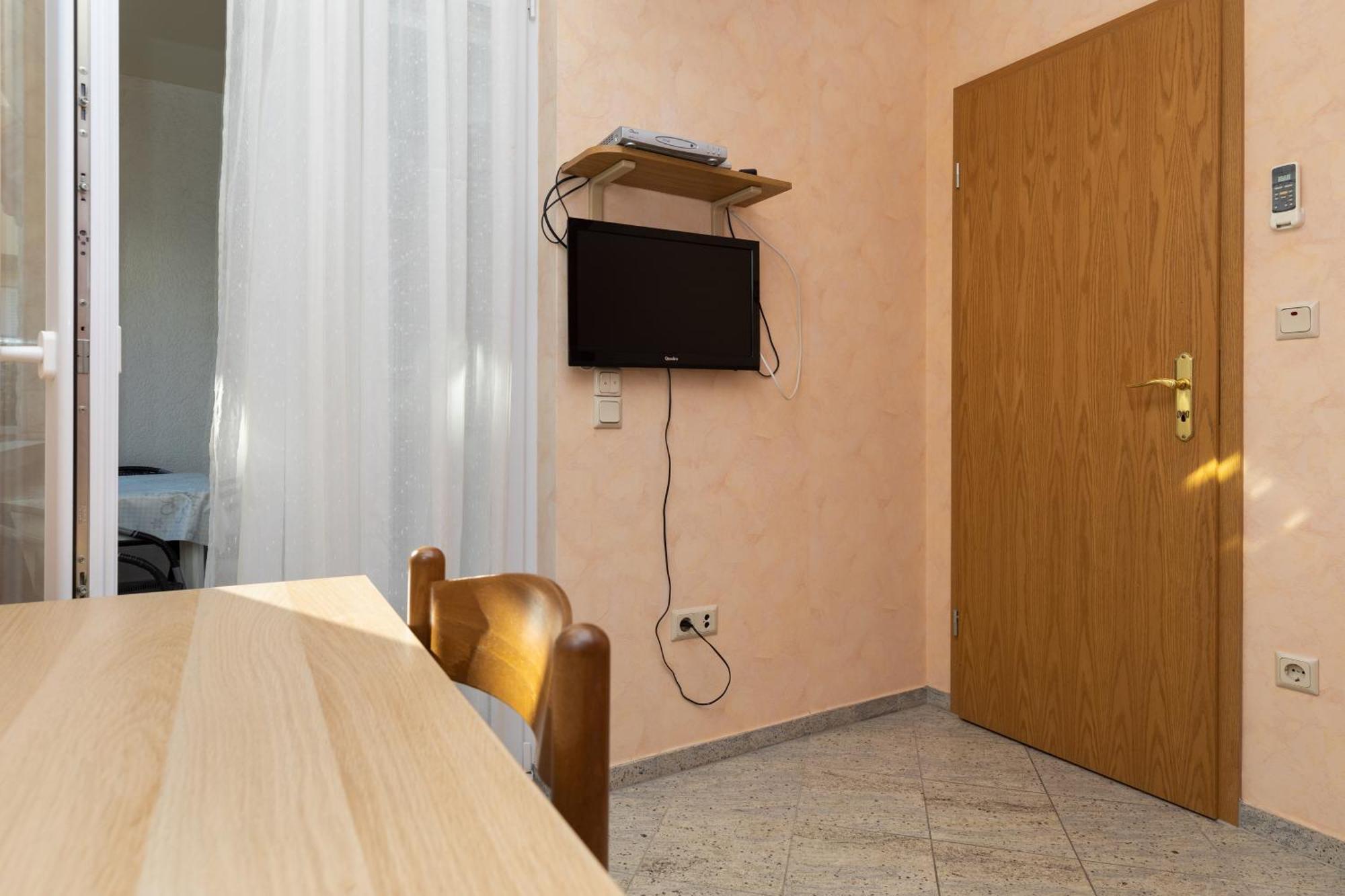 Apartments By The Sea Duce, Omis - 5973 Стая снимка